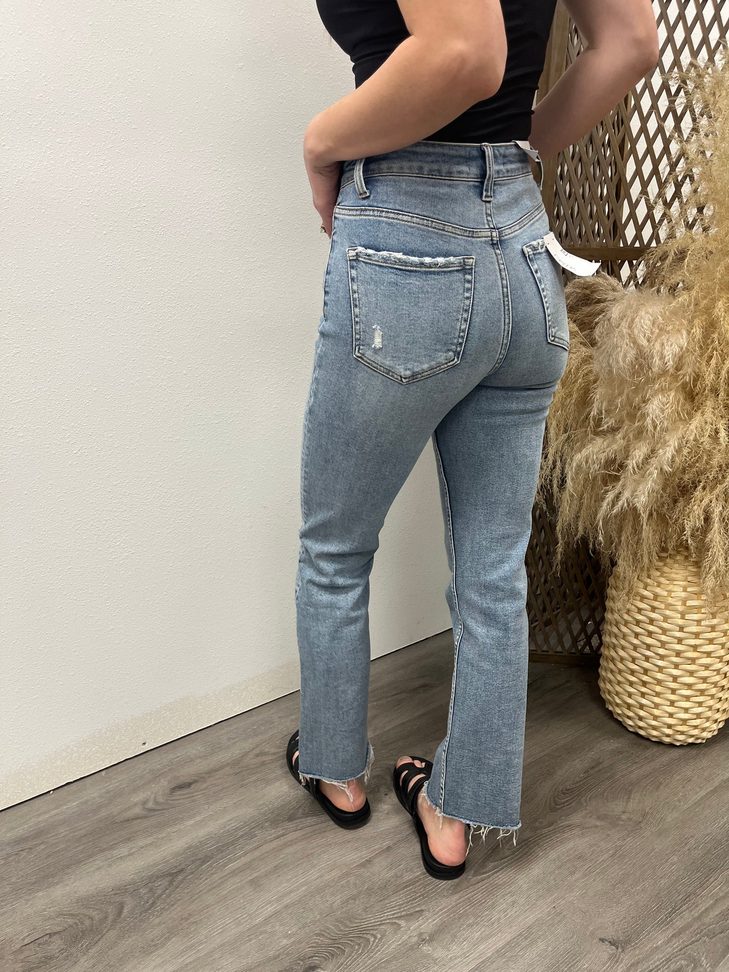 Super High Rise Slim Crop Straight