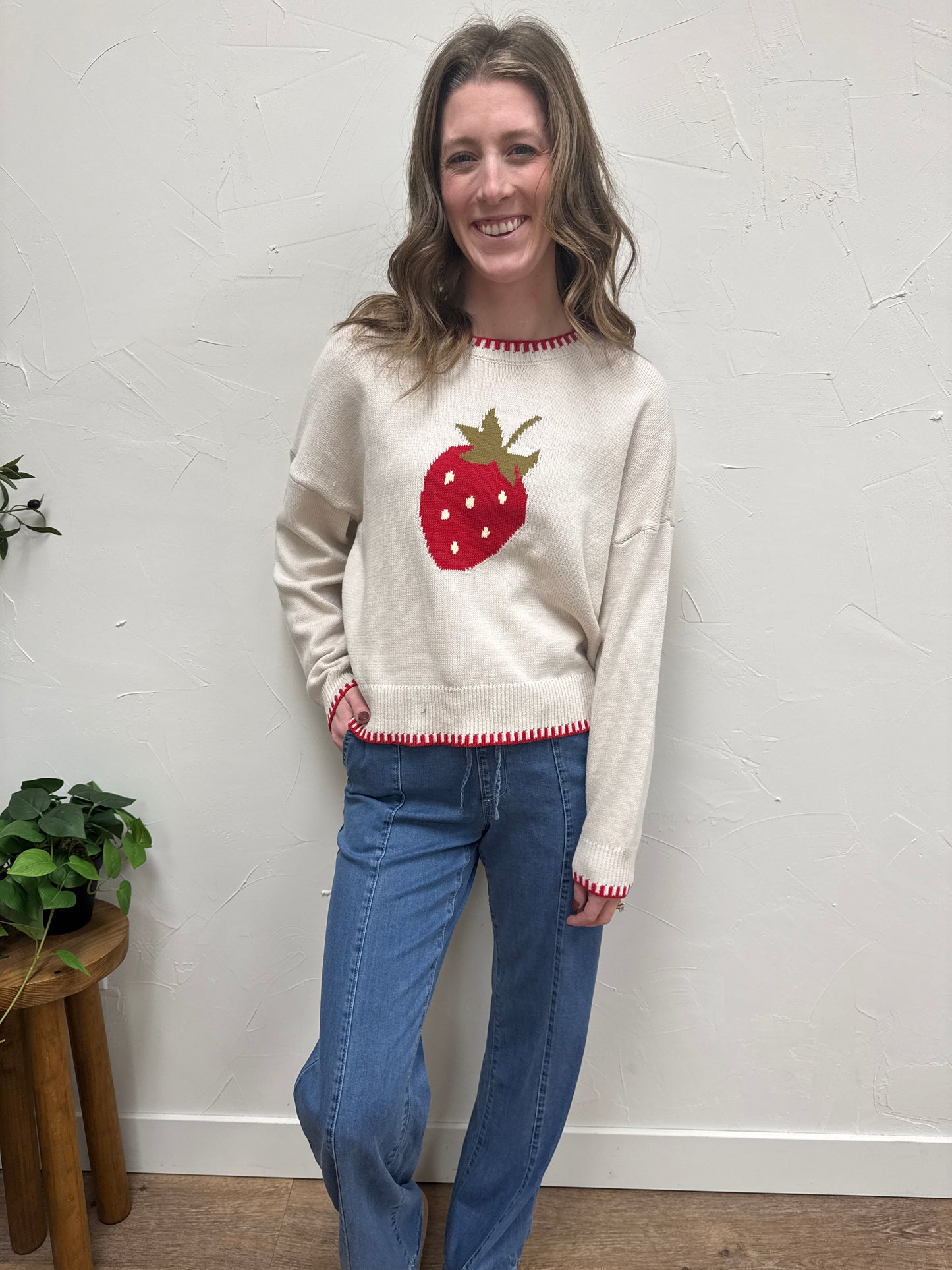 Strawberry Motif Contrast Stitch Pullover