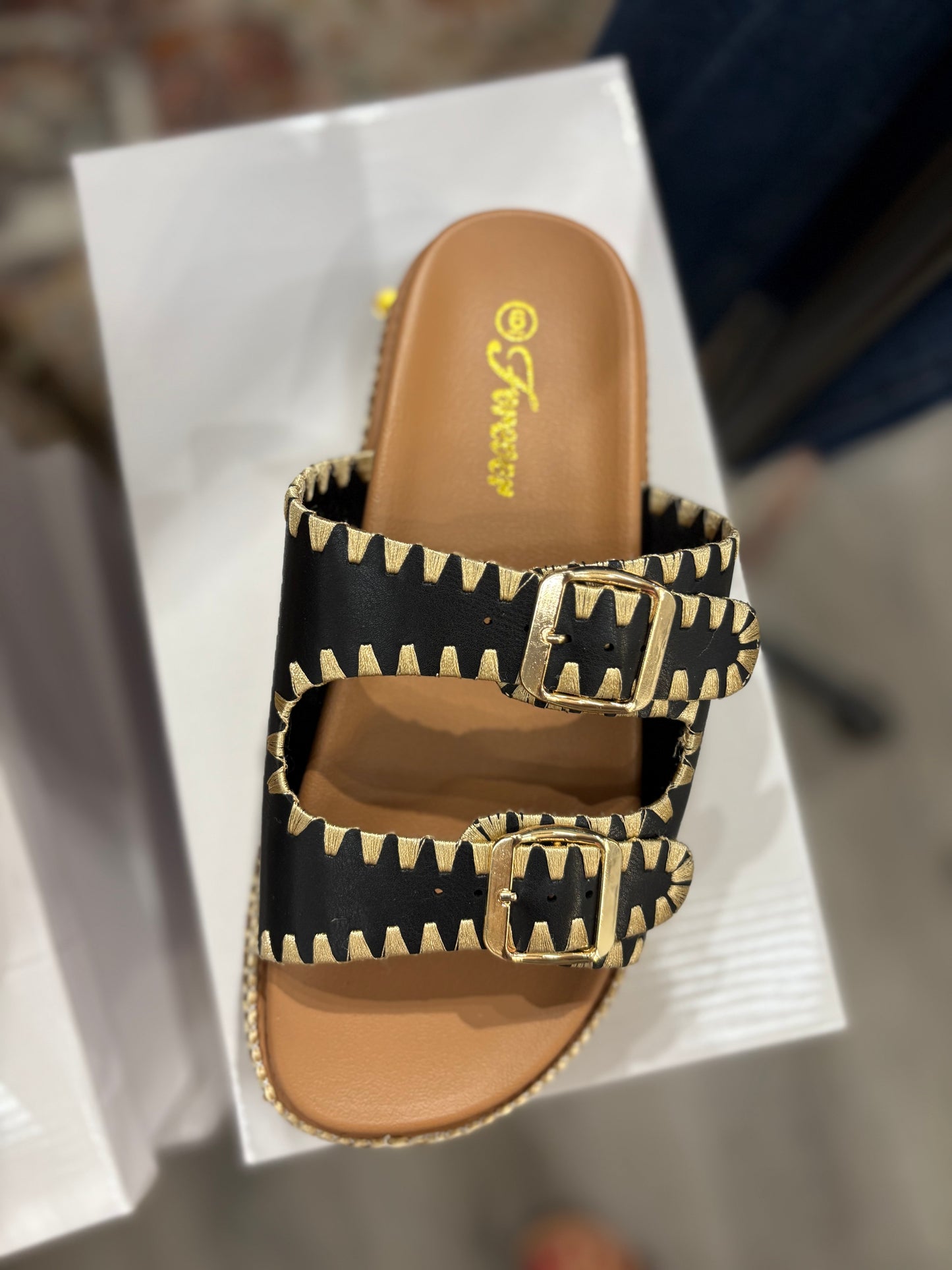 BRAINY-06 Platform Sandal with Stitches