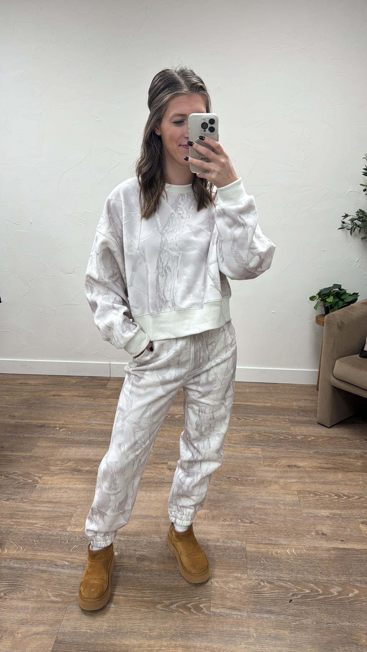 Camo Cropped Sweatshirt