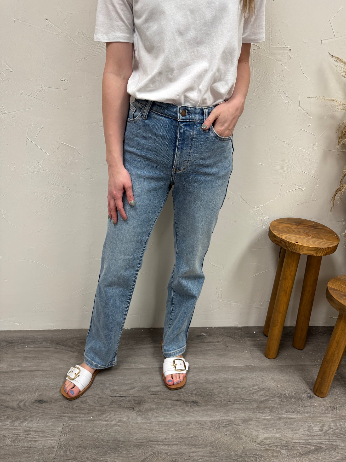 HW Vintage Straight Judy Blue Jeans