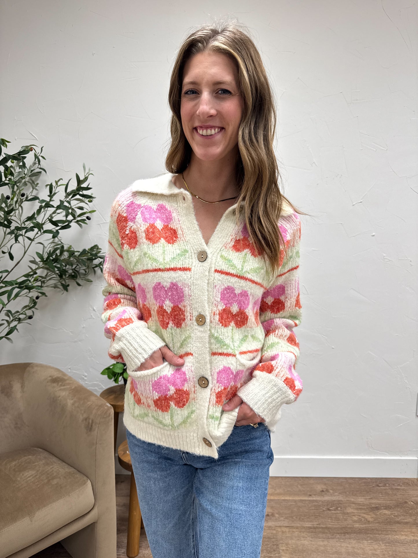 Chunky Flower Jacquard Collared Sweater