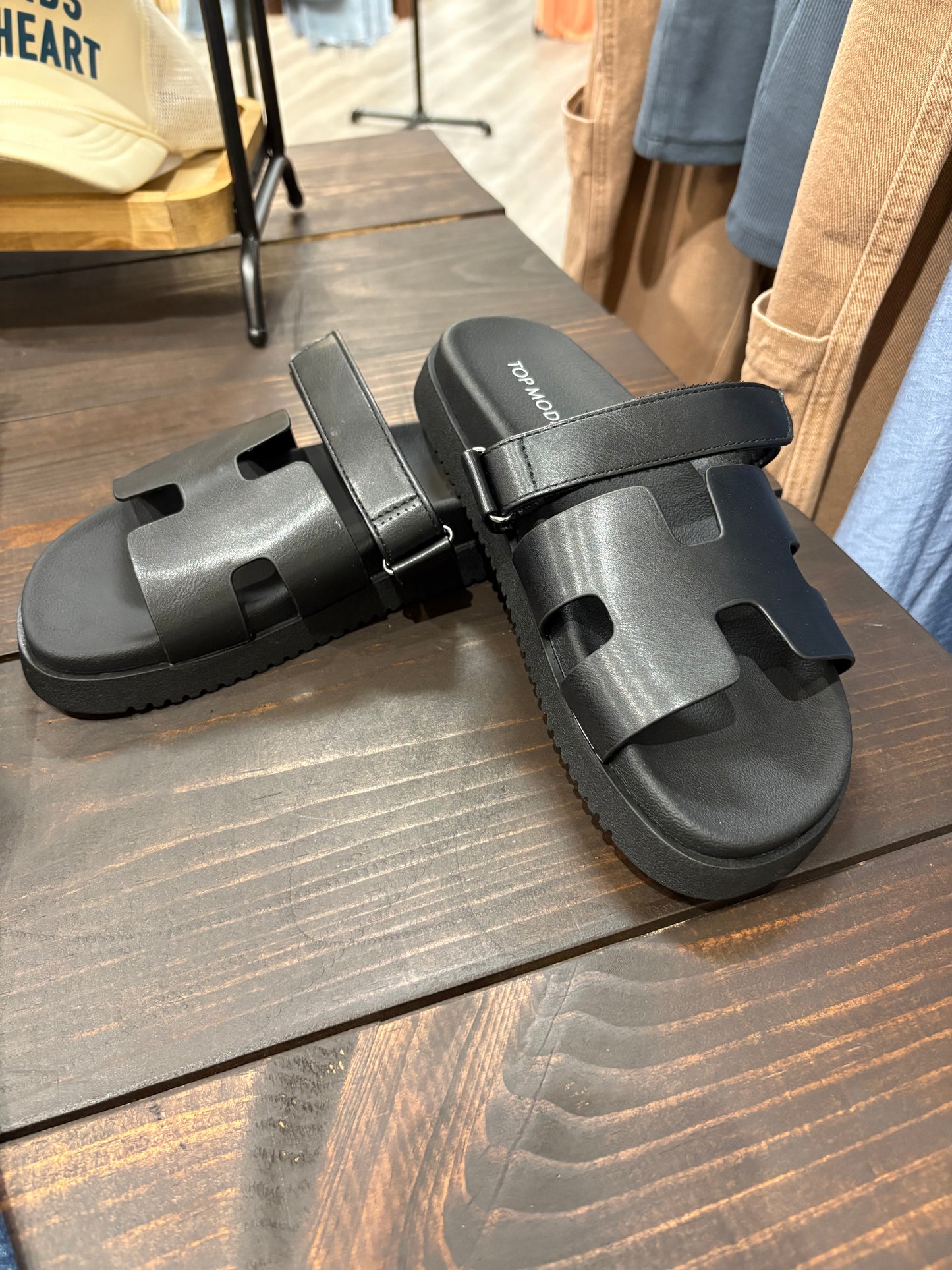 Lyon Sandal
