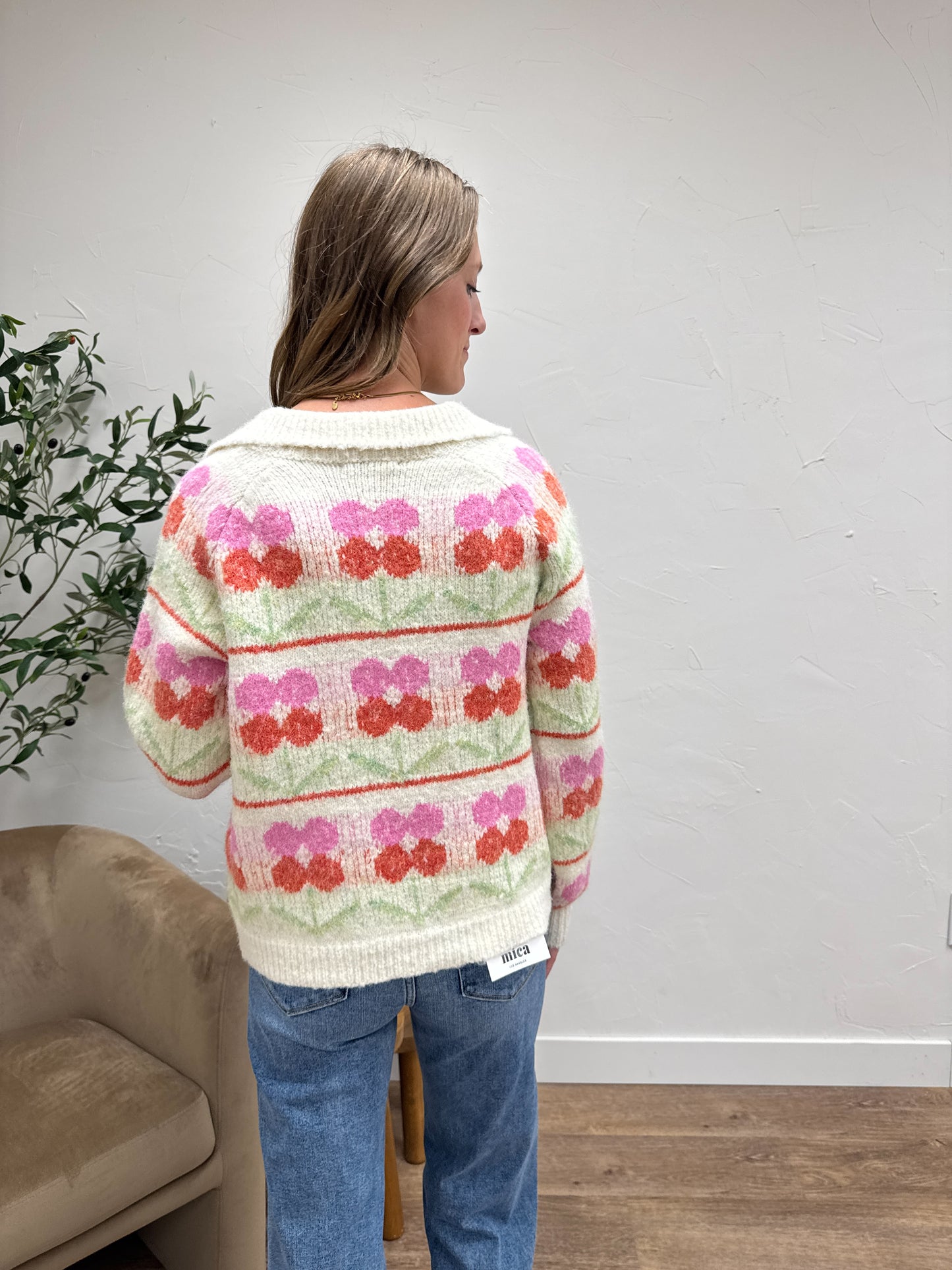 Chunky Flower Jacquard Collared Sweater