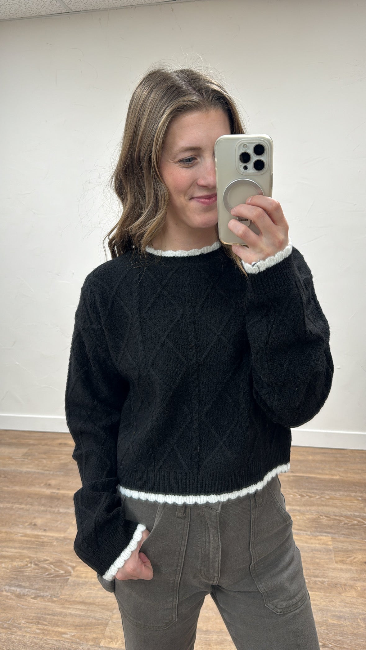 Cable + Scallop Edge Top