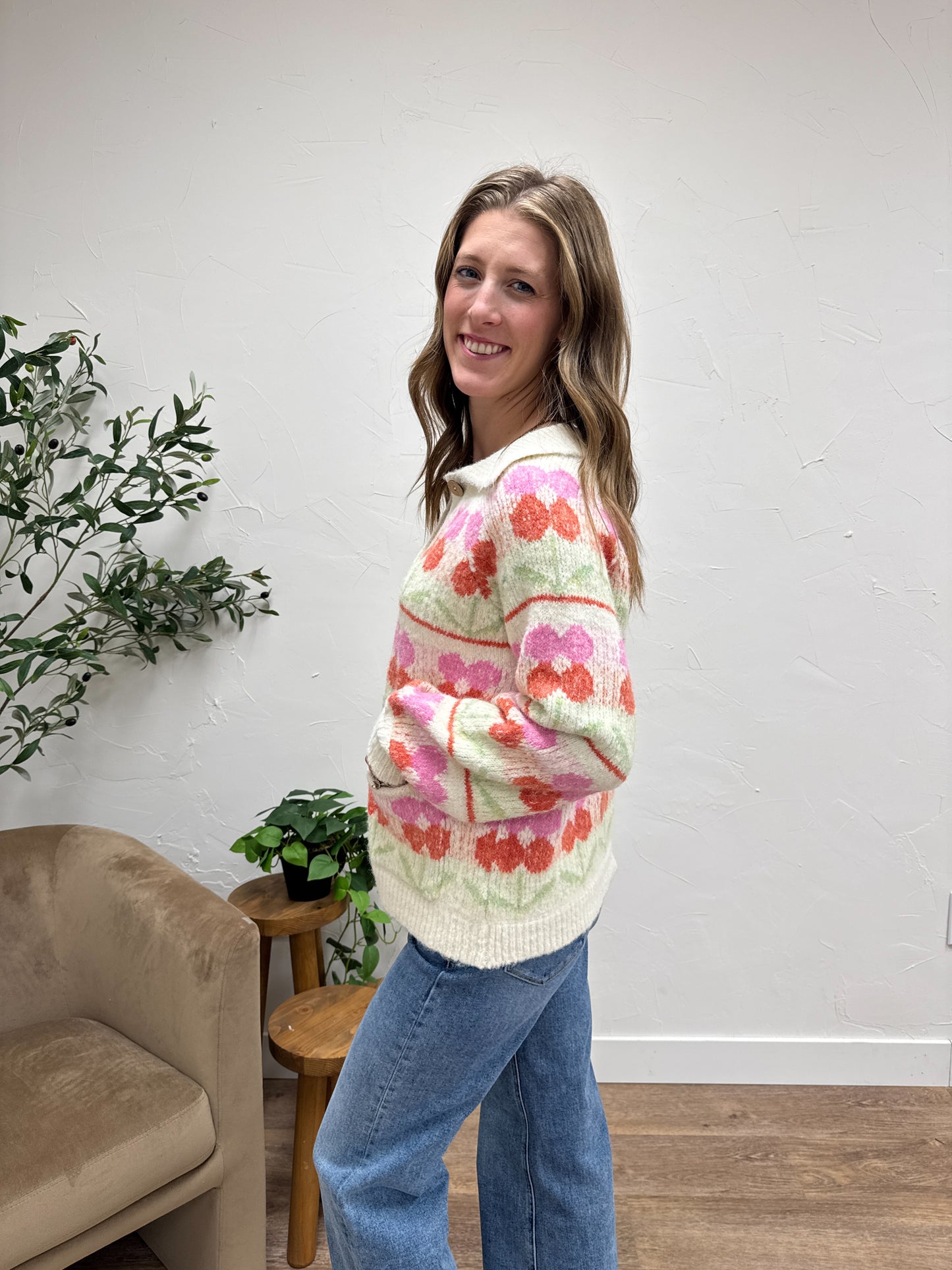 Chunky Flower Jacquard Collared Sweater