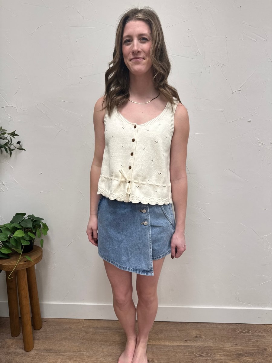 Front view of model wearing scallop hem sweater tank in dark natural color — Three:Twelve Boutique