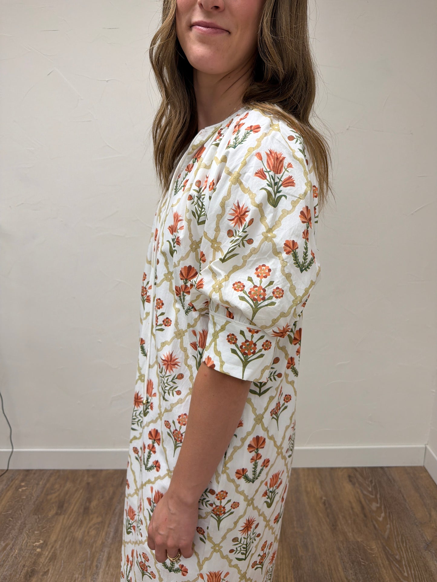 Floral print half sleeve midi dress featuring button detail