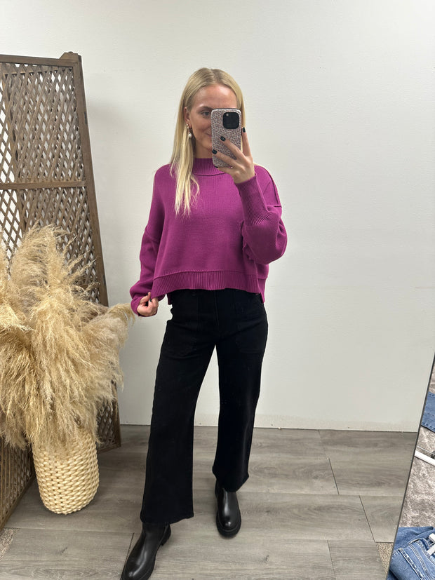 Side slit oversized cropped sweater