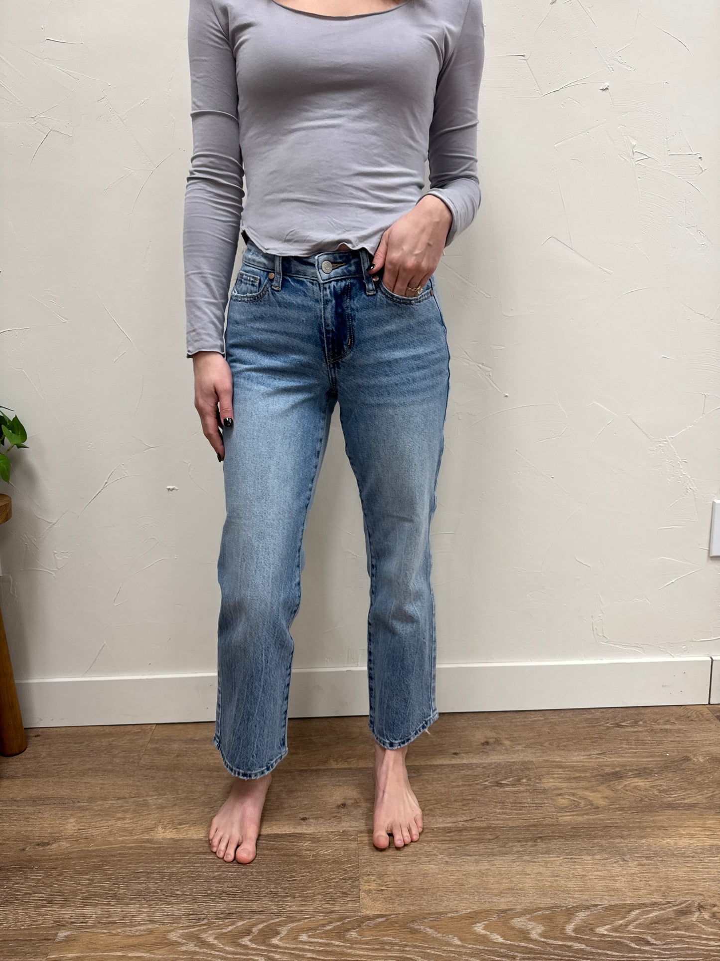 Mid Rise Petite Rigid Magic Straight Judy Blue Denim