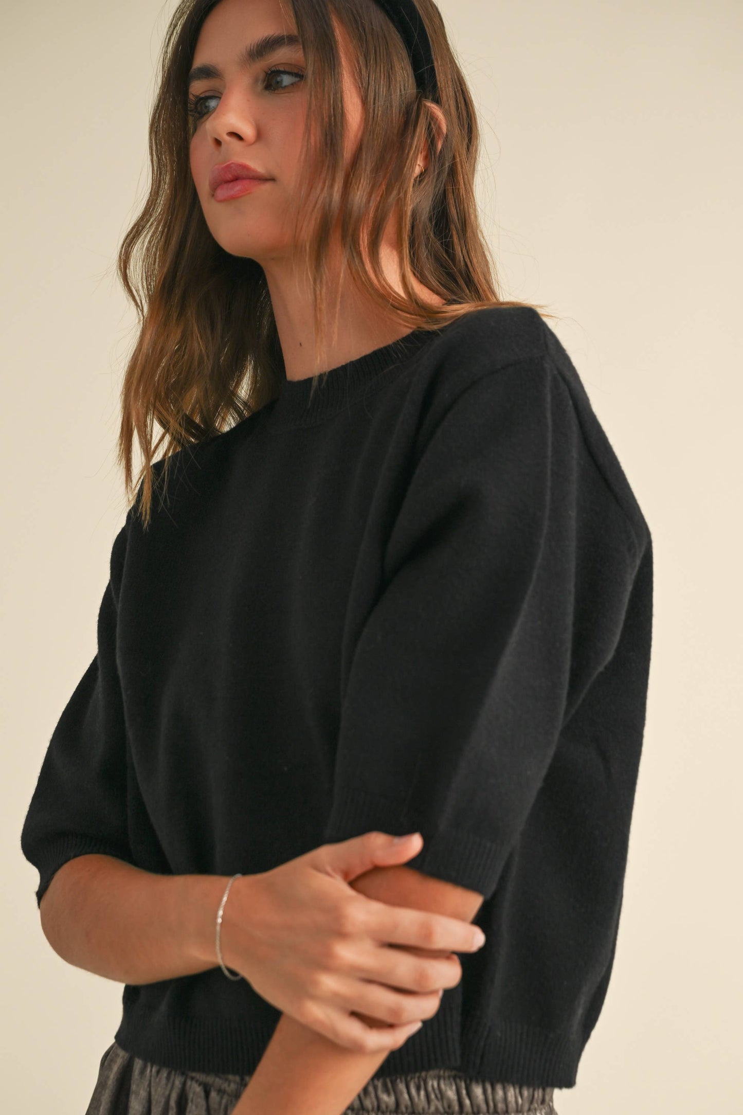 SHORT SLEEVE SWEATER TOP