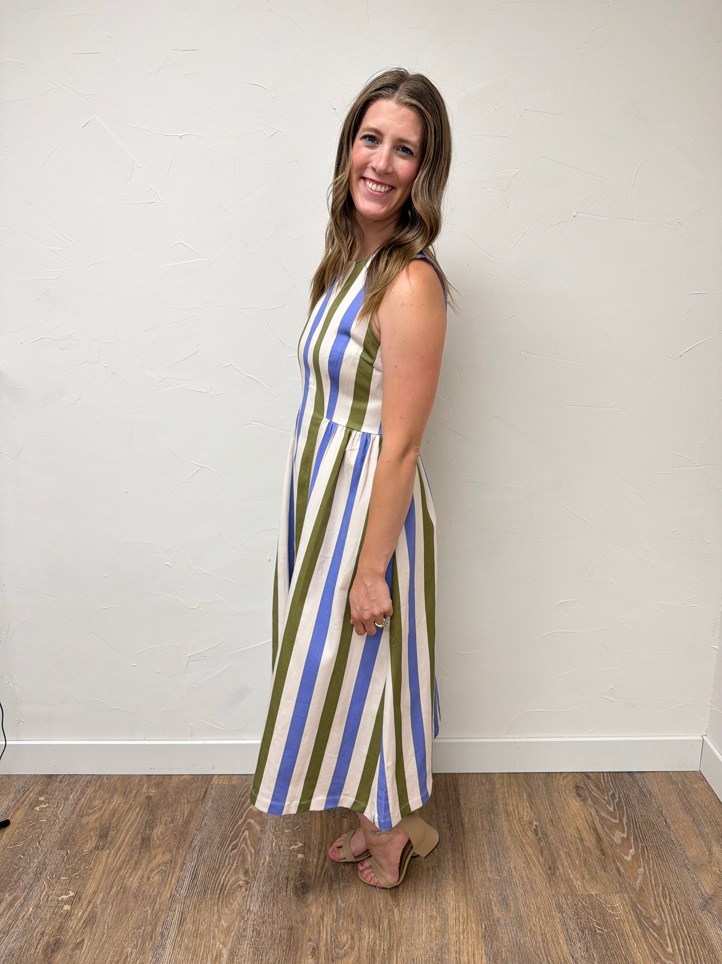 Striped sleeveless midi dress
