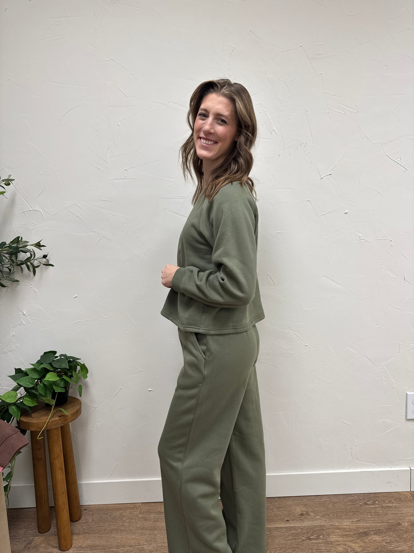 FLEECE RAGLAN SLEEVE PULLOVER & SWEATPANTS SET