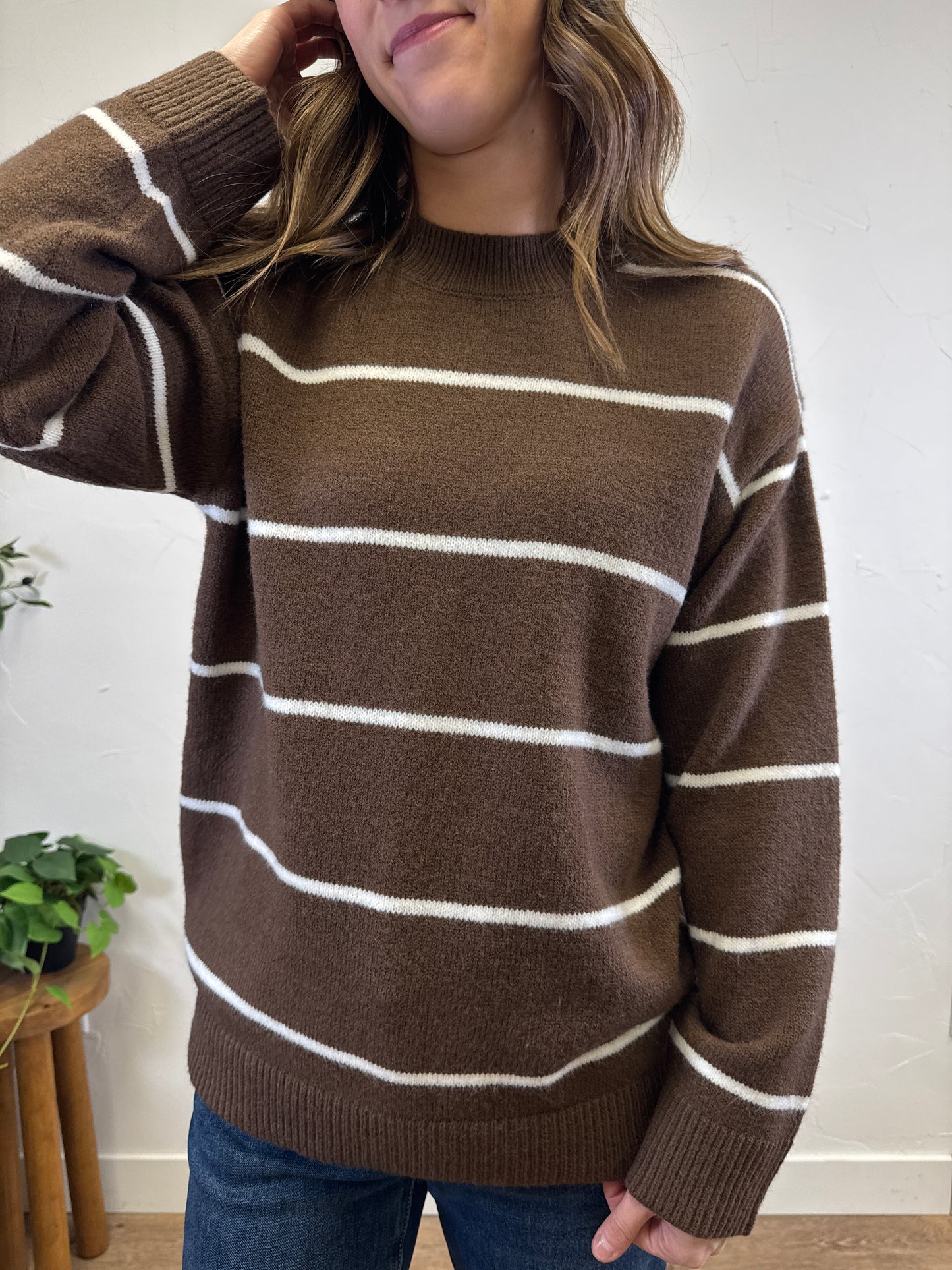 Round neck stripe sweater