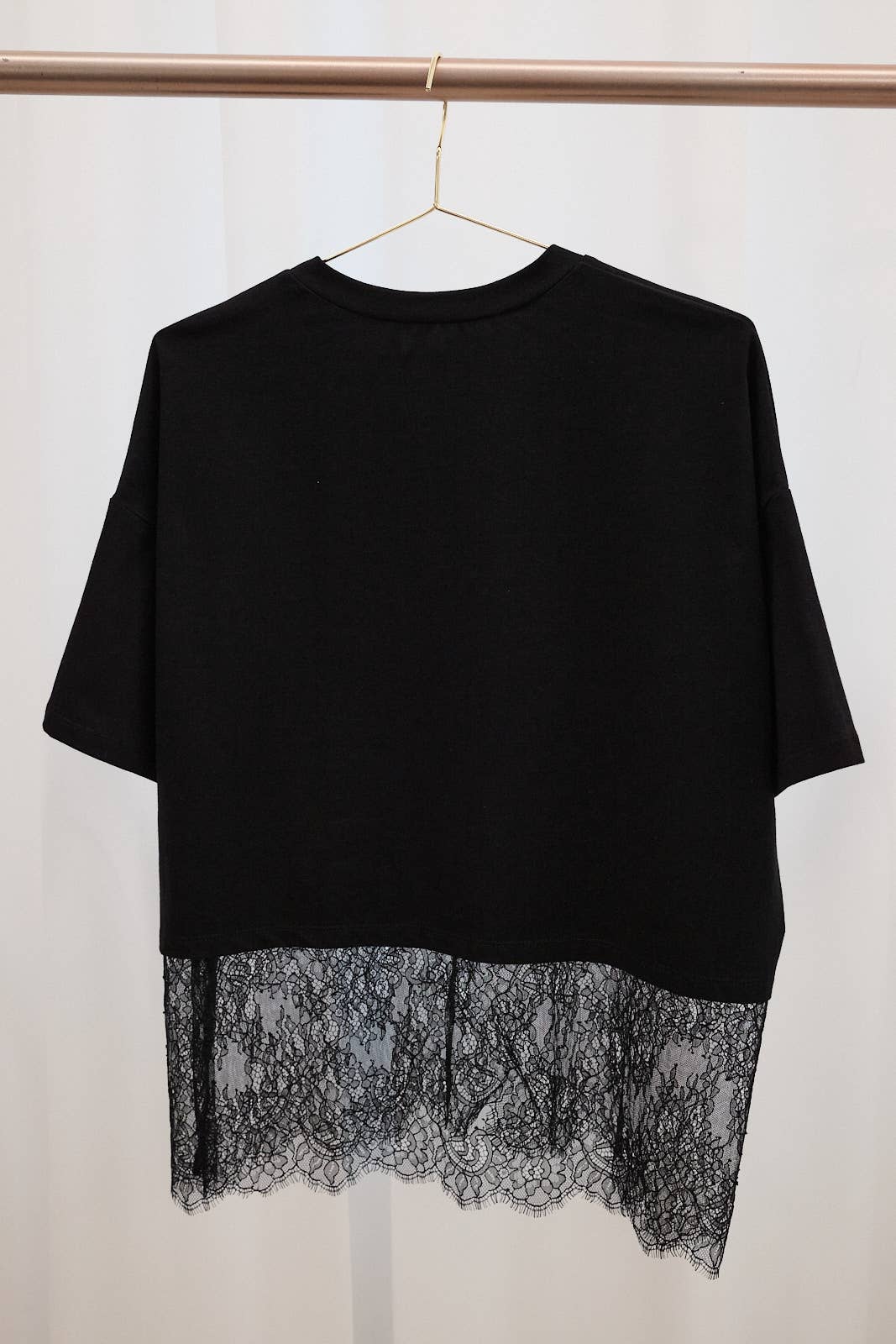 Oversized Lace Hem Short Sleeve Top