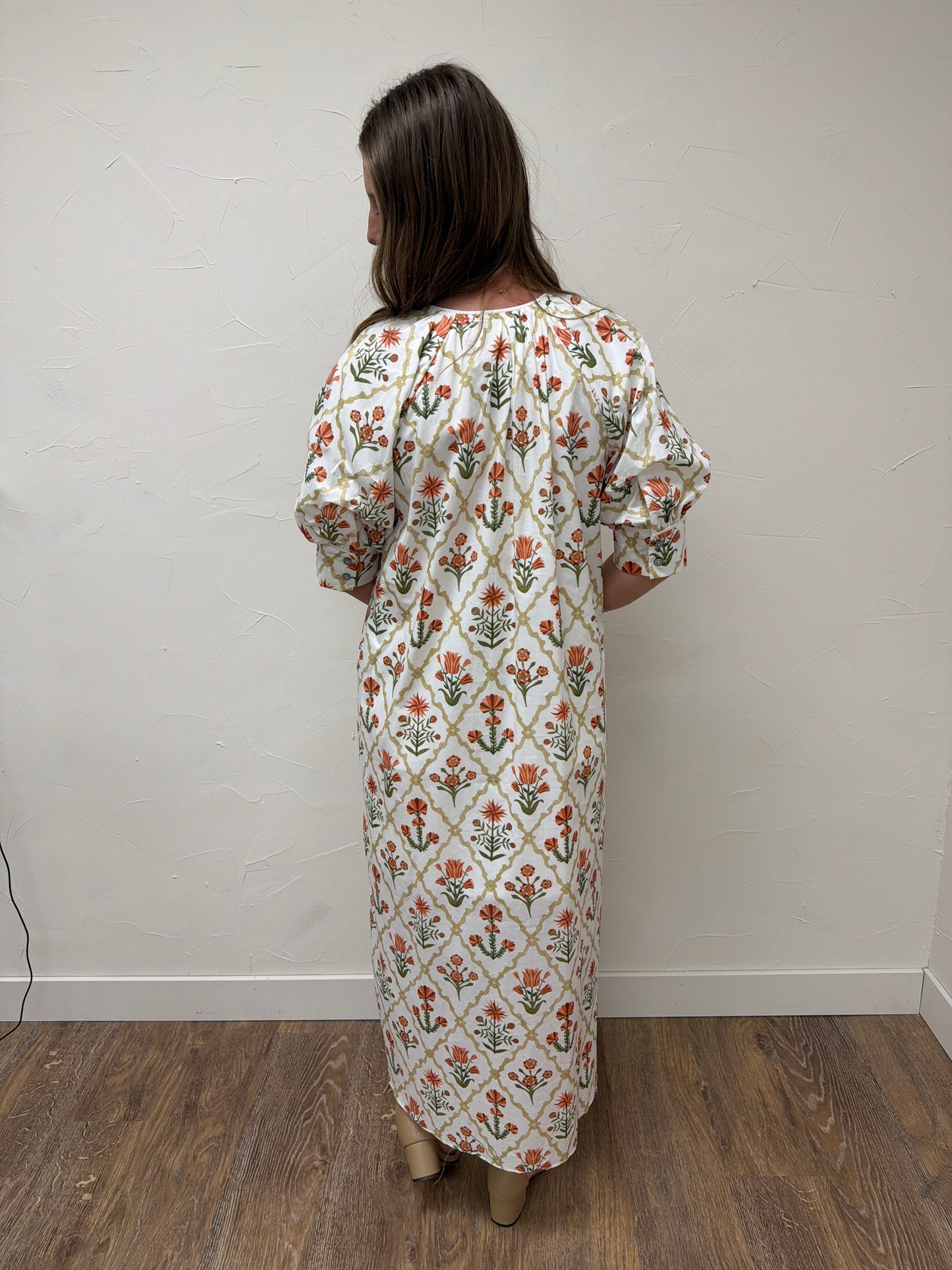 Floral print half sleeve midi dress featuring button detail