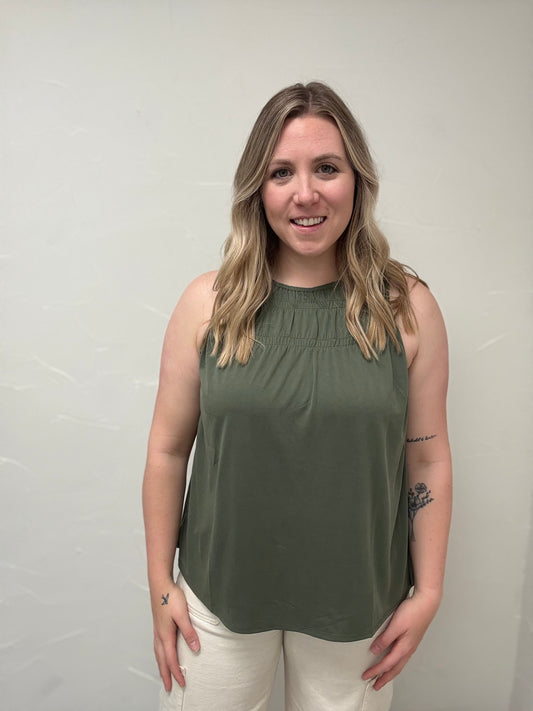 Elastic Gathered High neck Sleeveless Top