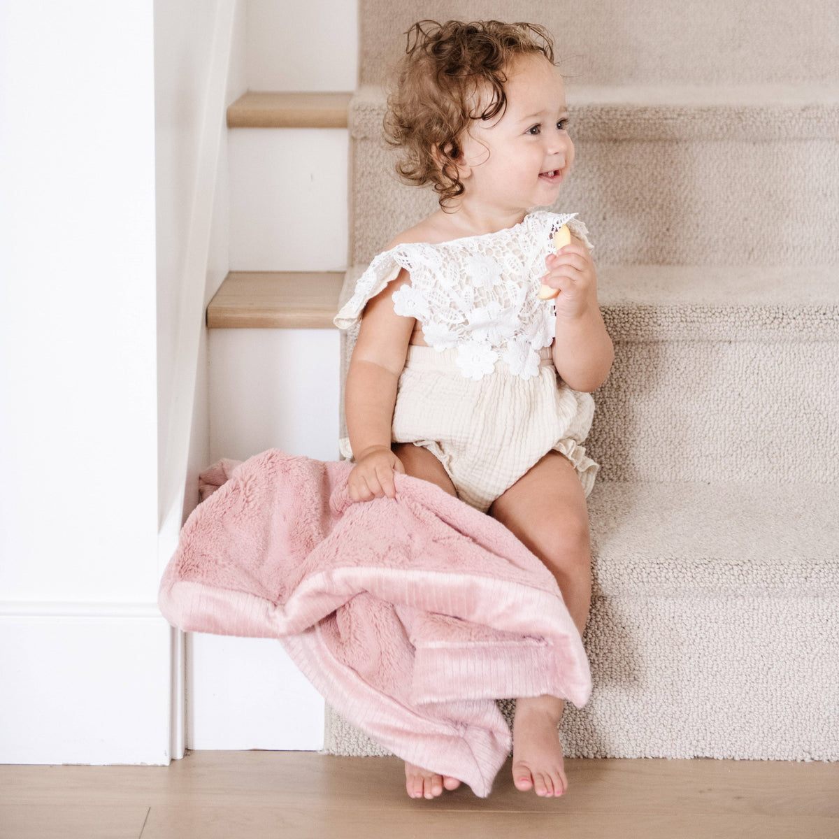 LUSH MINI BLANKETS: Ballet Slipper