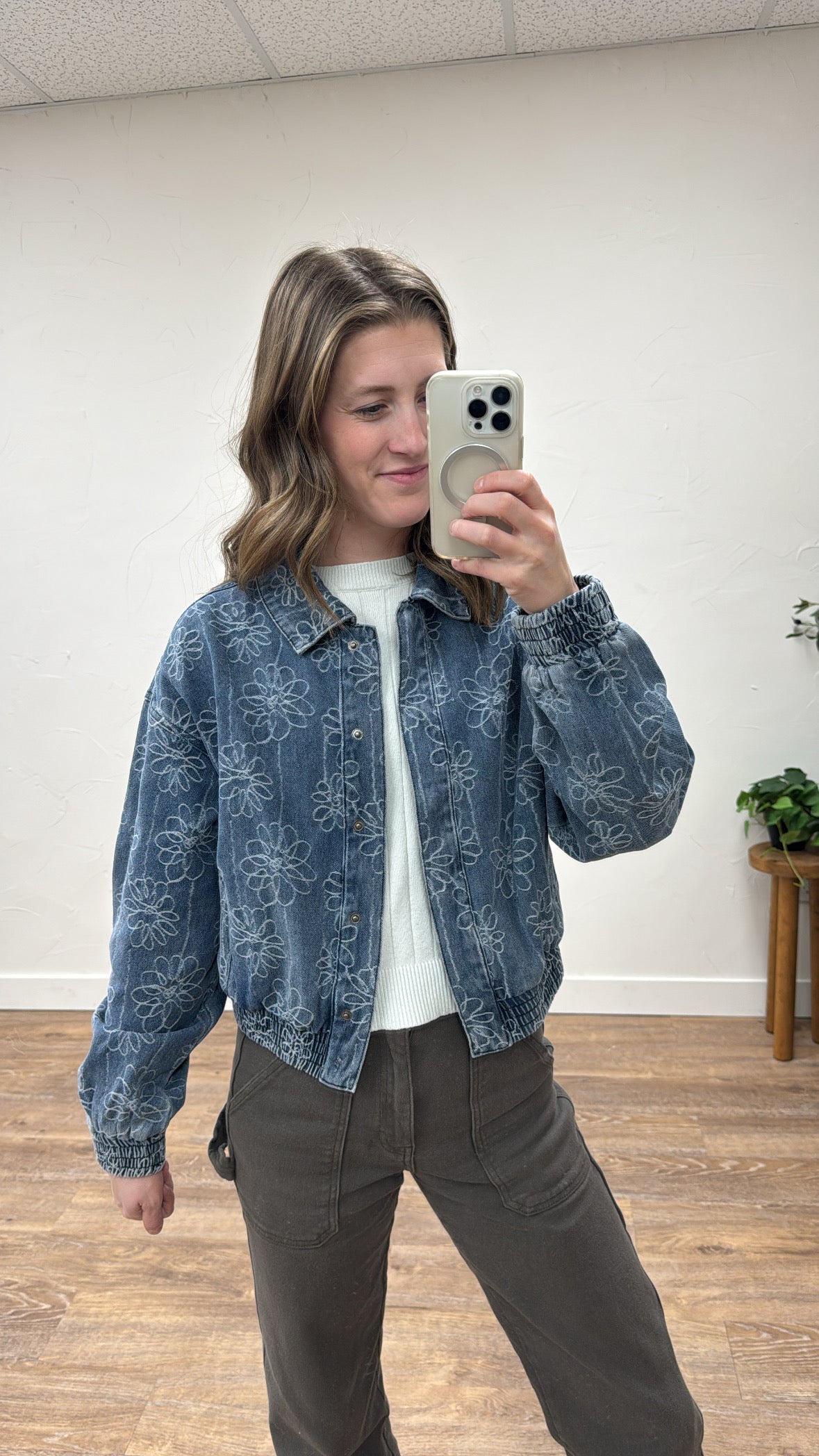 FLORAL EMBROIDERED DENIM JACKET