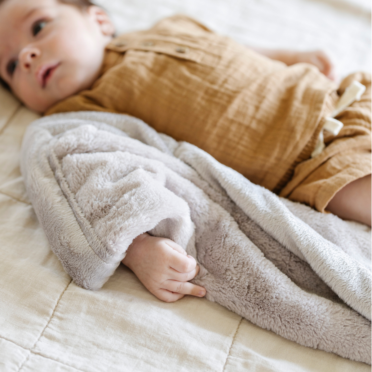 LUSH MINI BLANKETS: Ballet Slipper