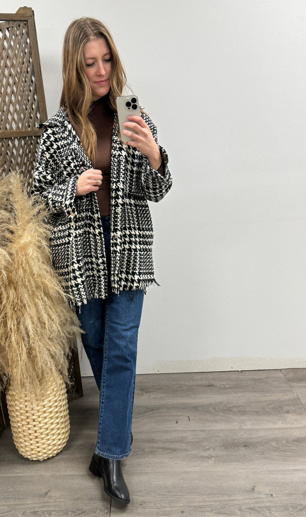 Plaid Jacket with Loose Edge