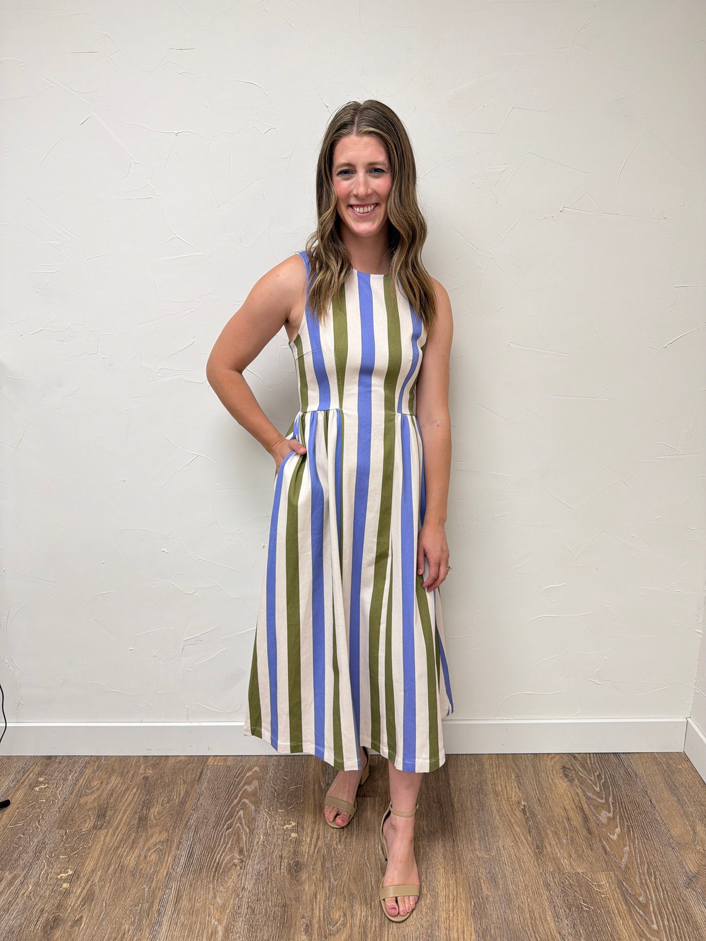 Striped sleeveless midi dress