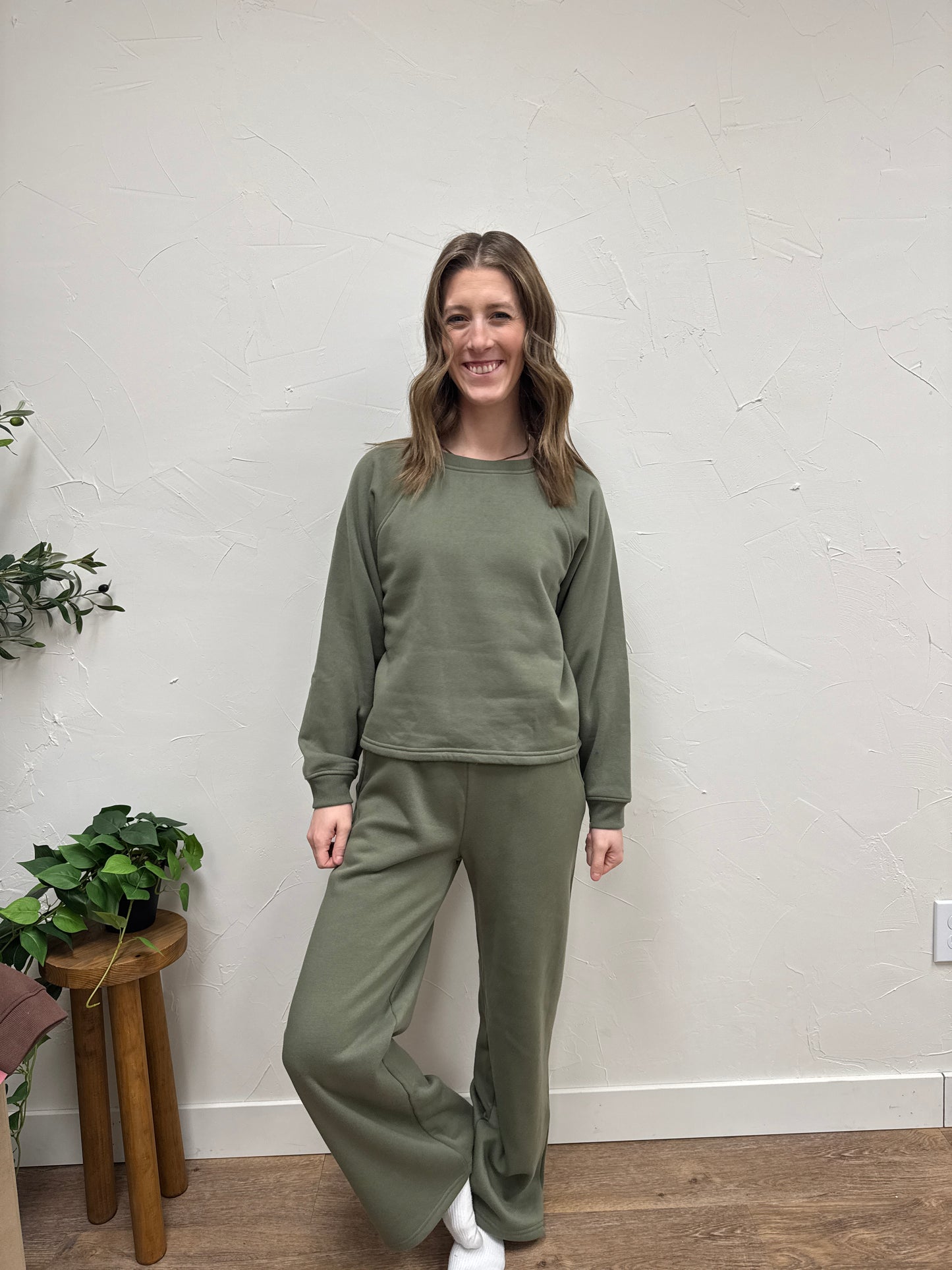 FLEECE RAGLAN SLEEVE PULLOVER & SWEATPANTS SET