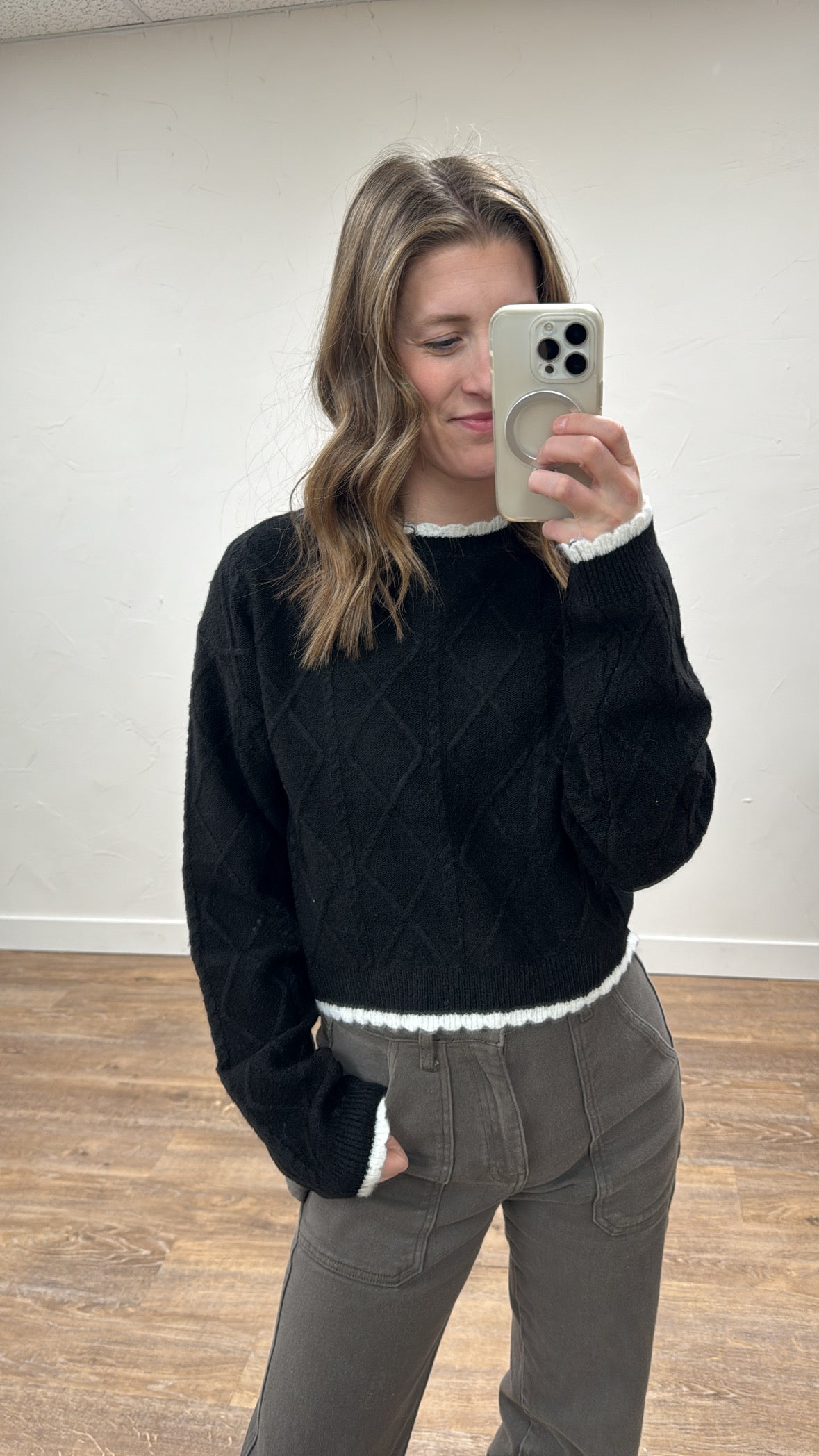 Cable + Scallop Edge Top