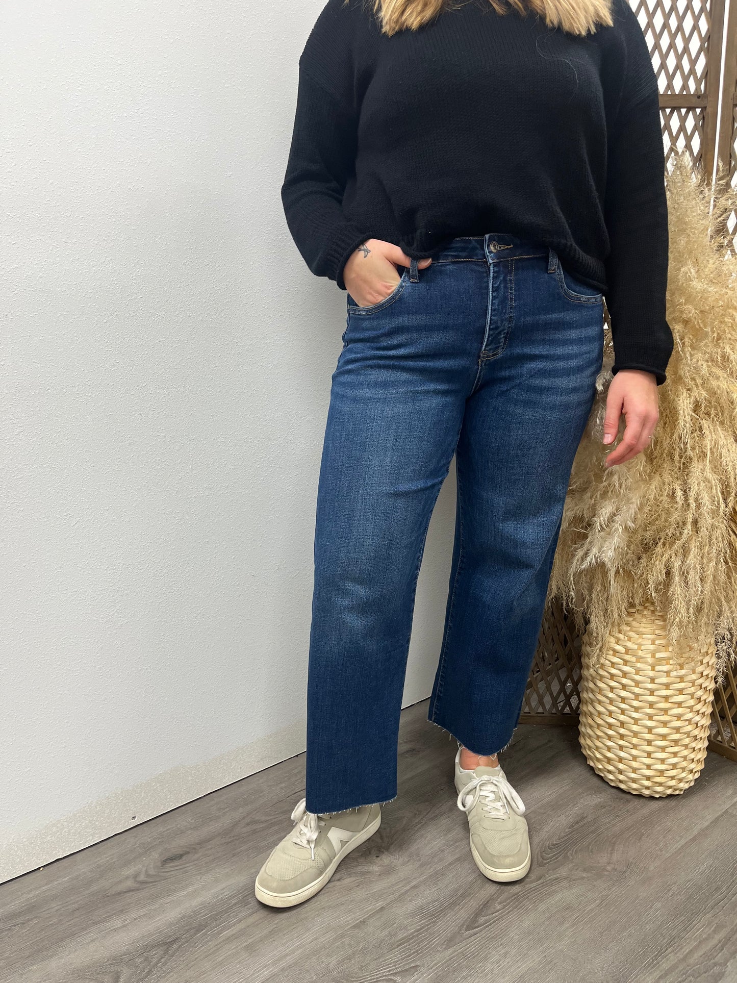 Mid Rise Wide Leg Vervet Denim