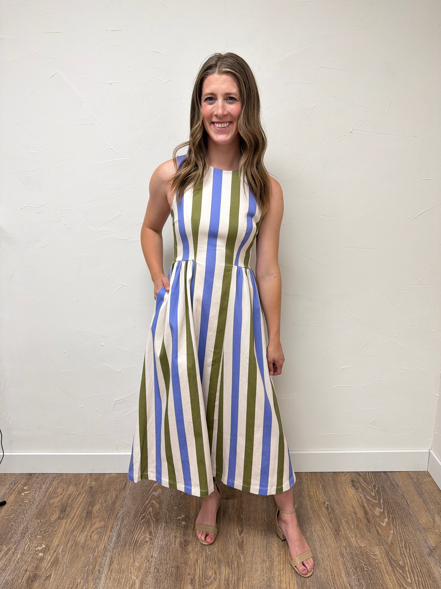 Striped sleeveless midi dress