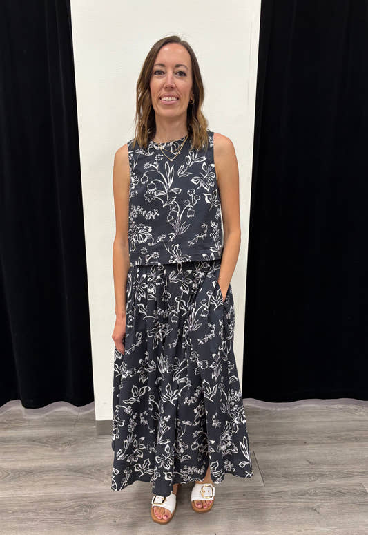 Floral print sleeveless waist-length top