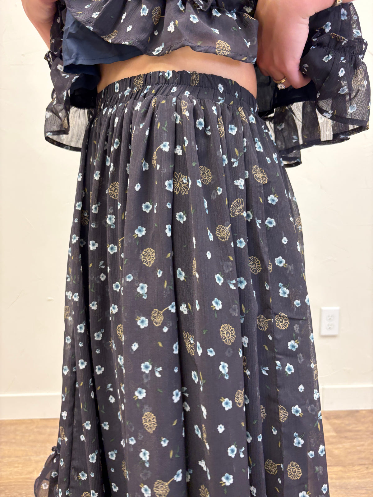 Floral ruffled Tiered Hem Midi Skirt