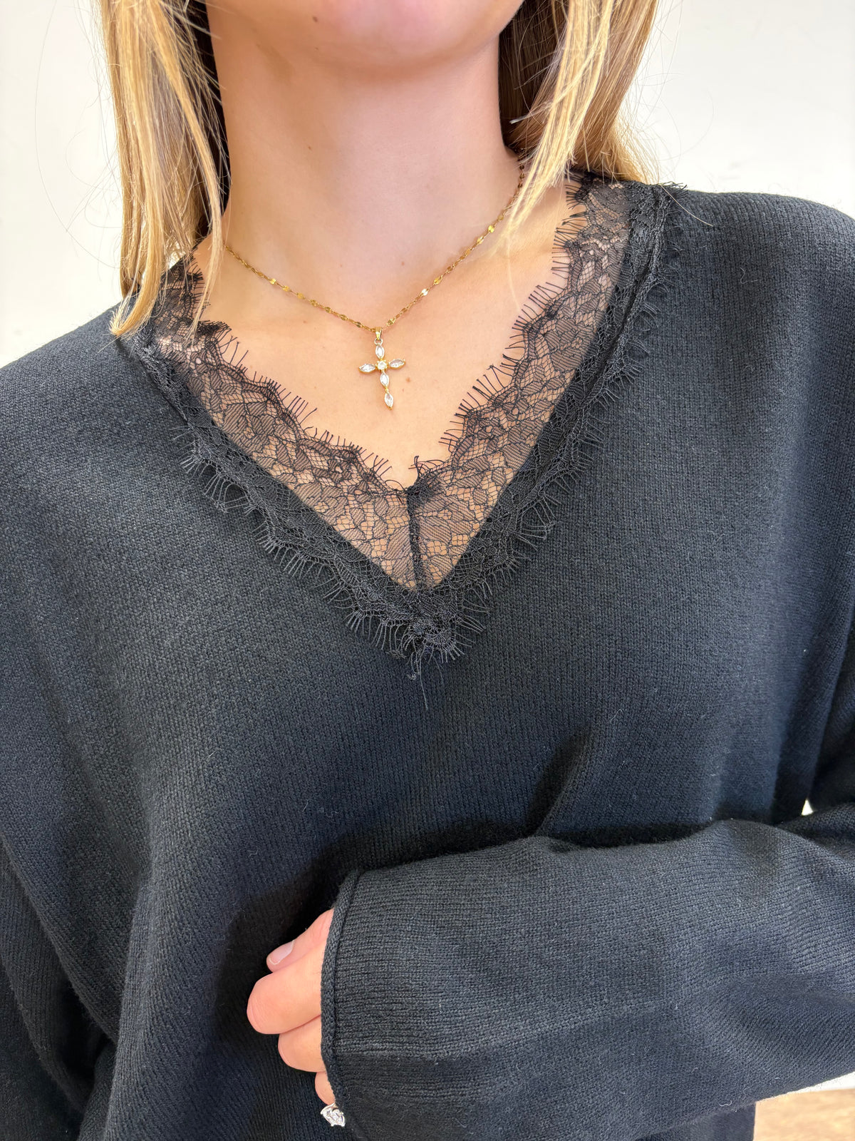 Lace Contrasted Knit Top