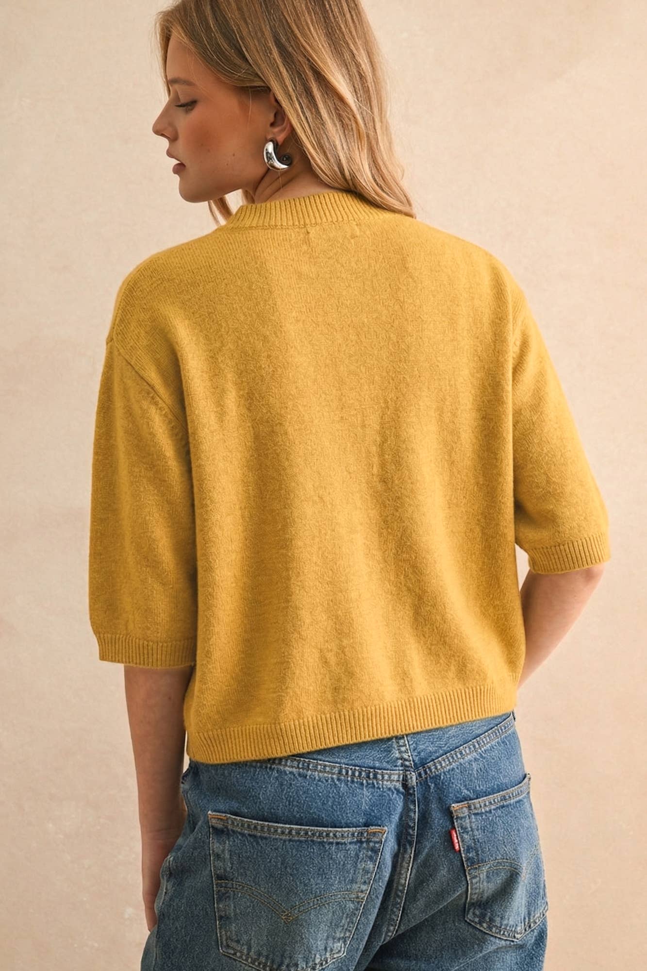 SHORT SLEEVE SWEATER TOP