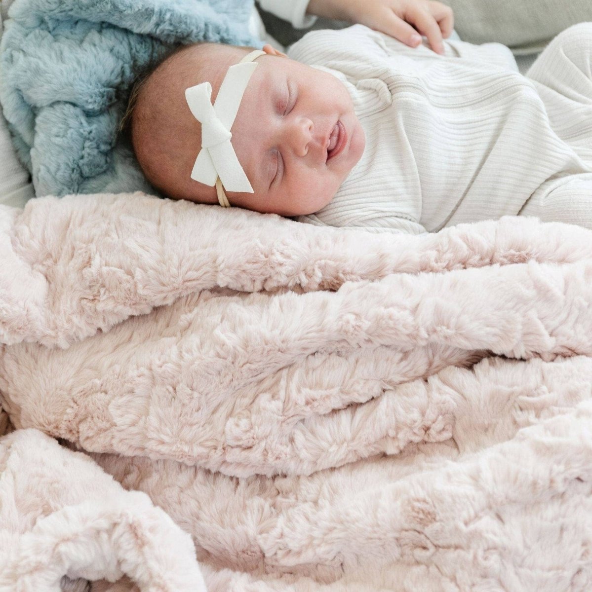 DREAM MINI BLANKETS: Lilac - Three:Twelve Boutique - Saranoni