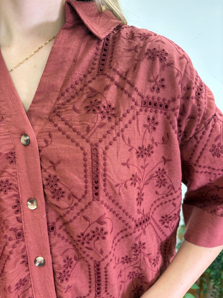 embroidered blouse - Three:Twelve Boutique - Entro