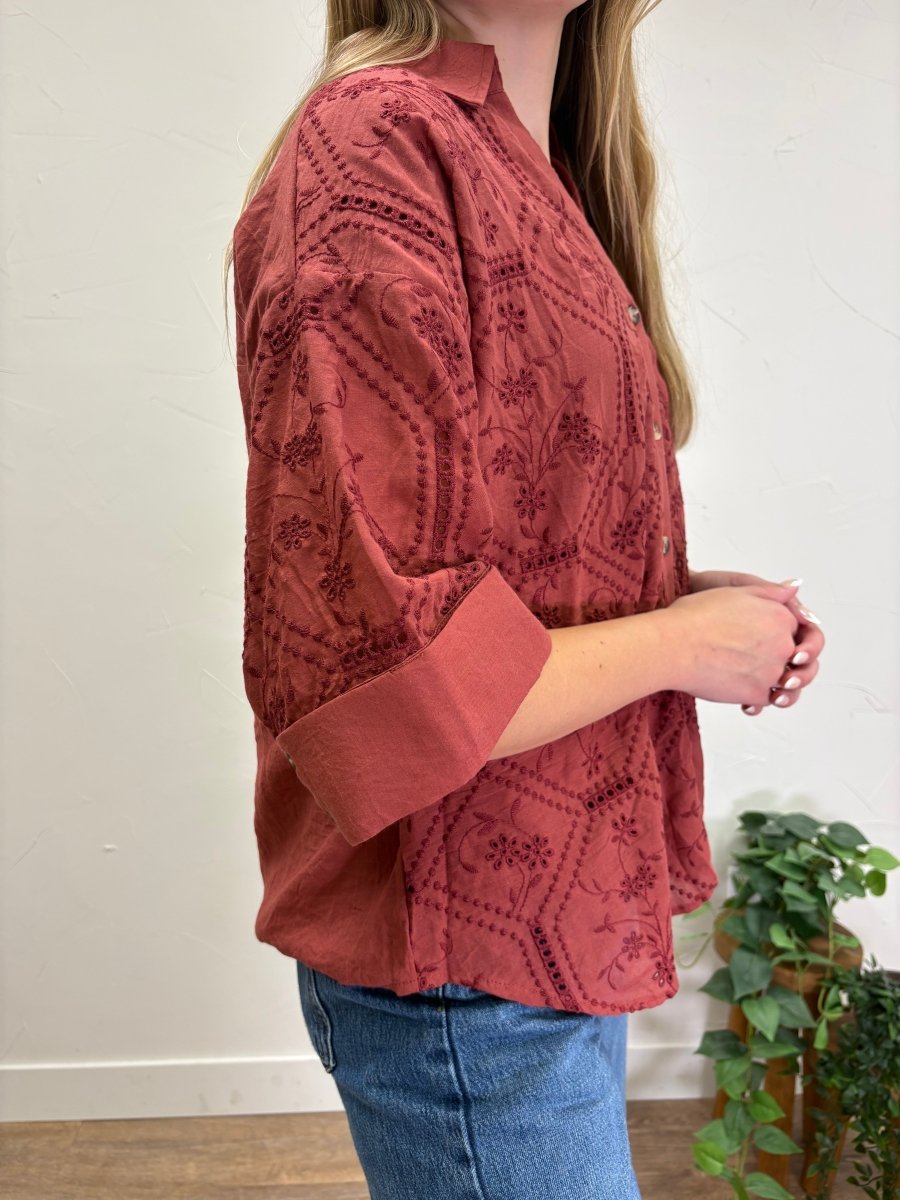 embroidered blouse - Three:Twelve Boutique - Entro