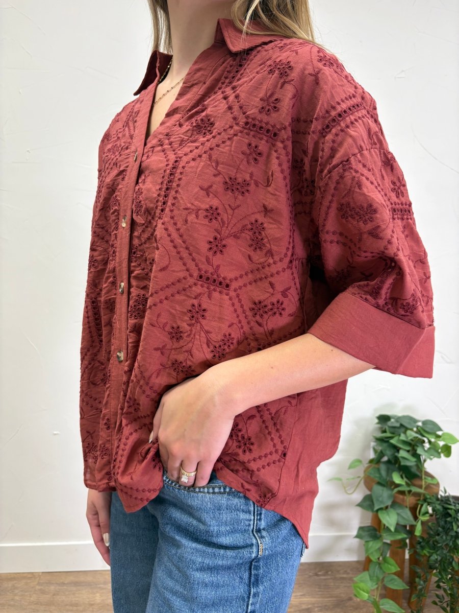 embroidered blouse - Three:Twelve Boutique - Entro