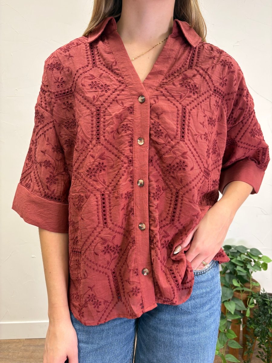 embroidered blouse - Three:Twelve Boutique - Entro