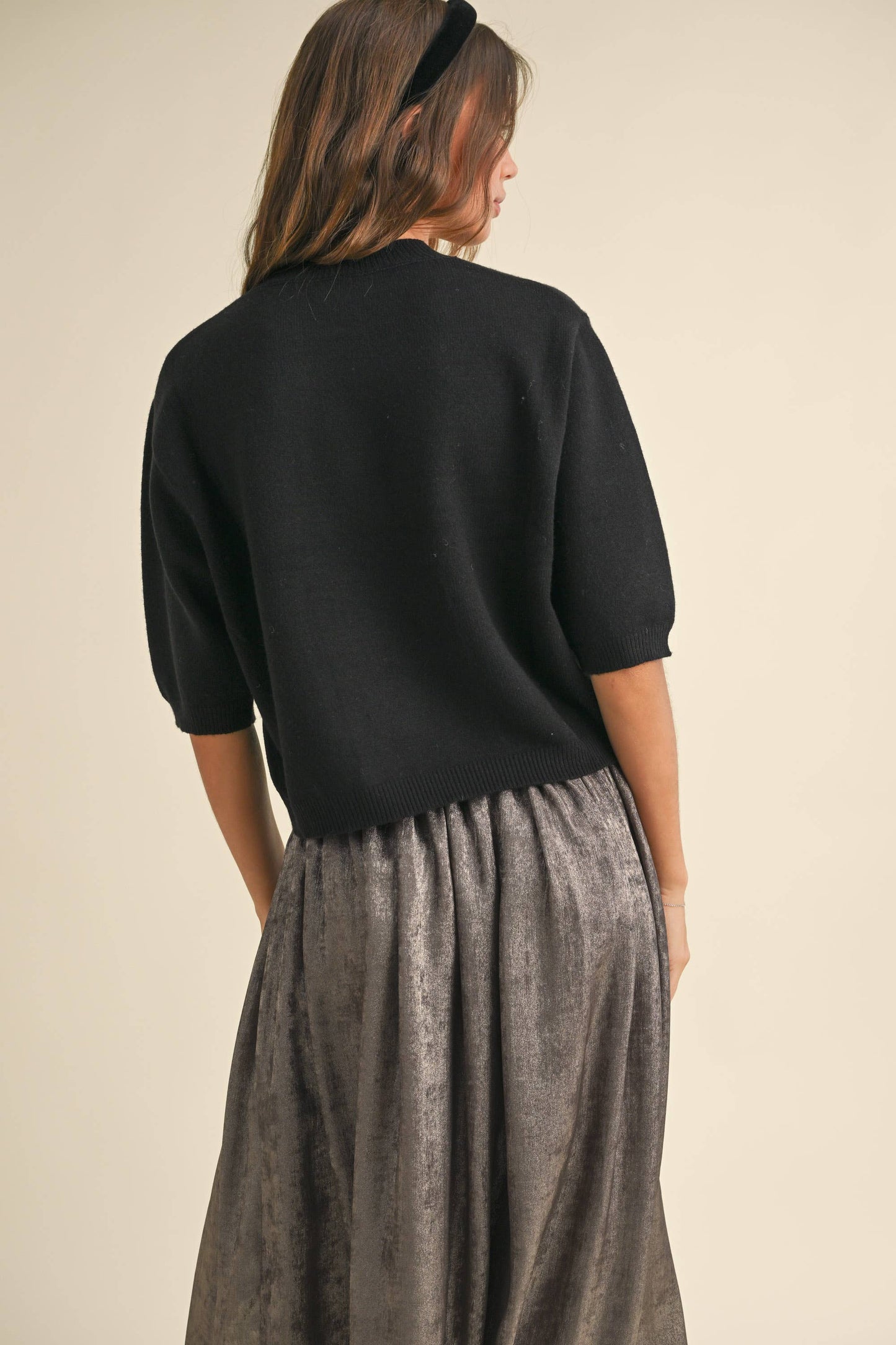 SHORT SLEEVE SWEATER TOP