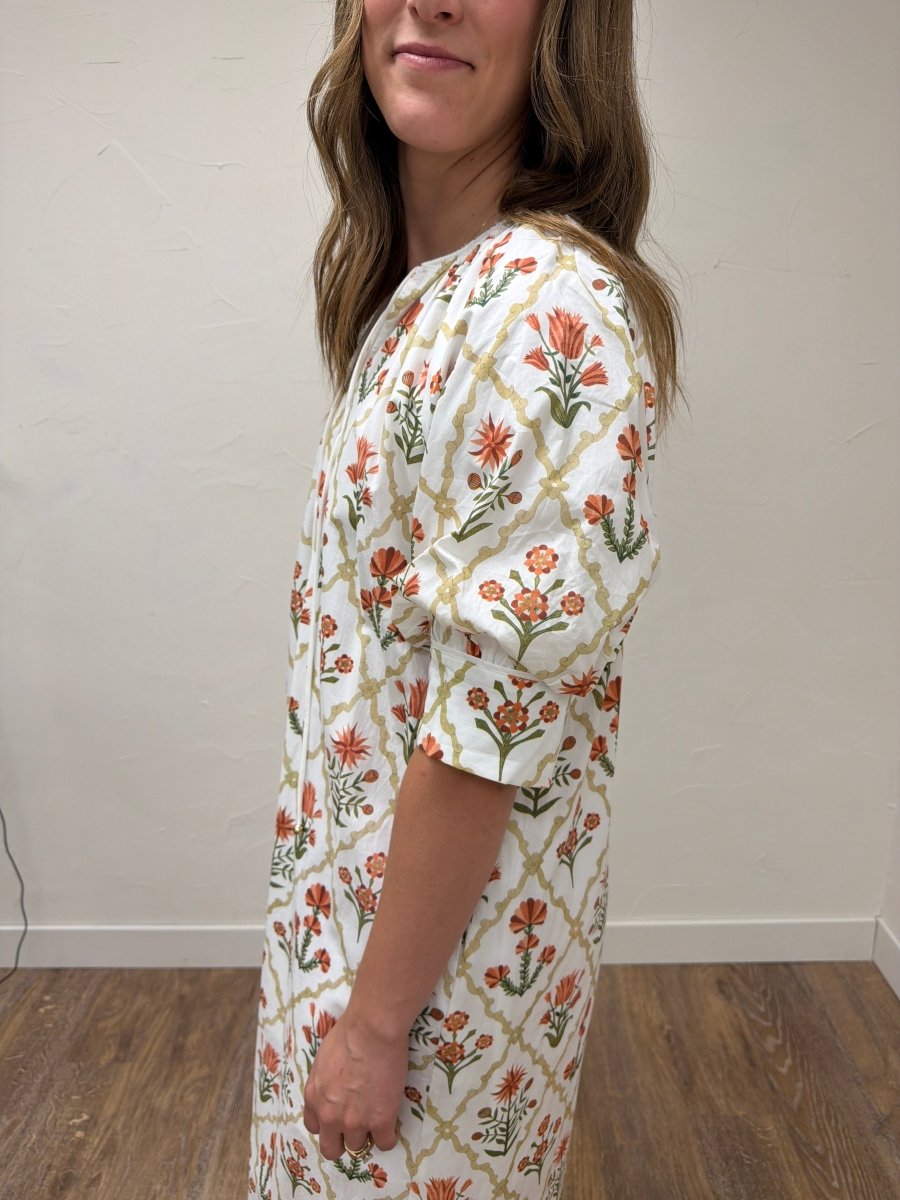Floral print half sleeve midi dress featuring button detail - Three:Twelve Boutique - Entro