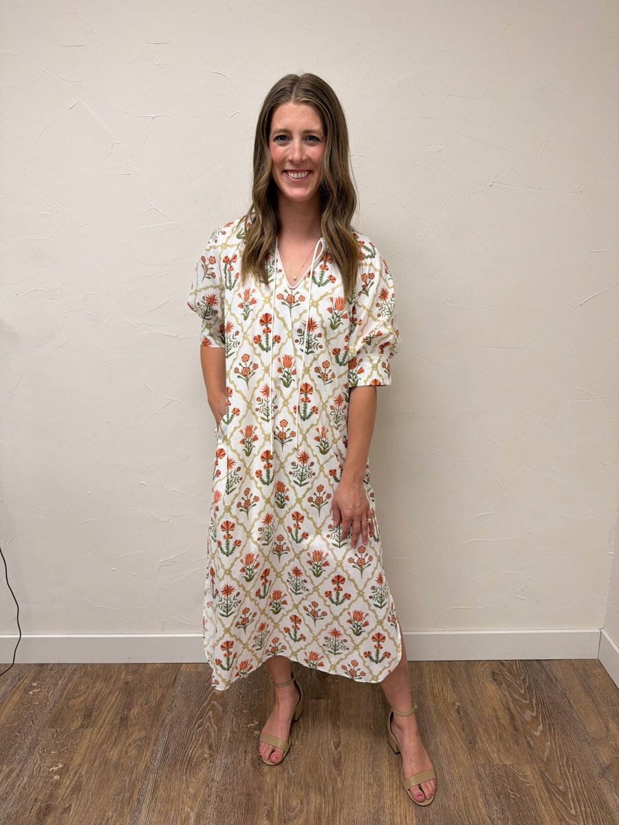Floral print half sleeve midi dress featuring button detail - Three:Twelve Boutique - Entro