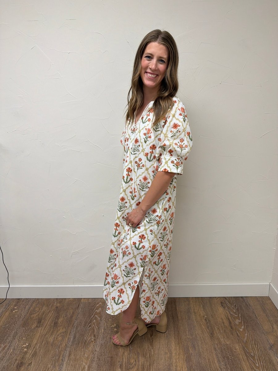 Floral print half sleeve midi dress featuring button detail - Three:Twelve Boutique - Entro