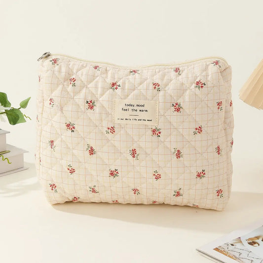 Midi Floral Print Quilted Make Up Bag