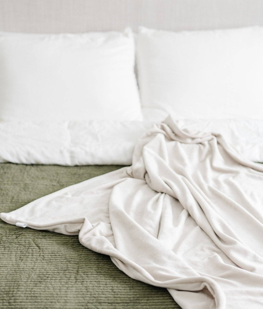 MINKY STRETCH RECEIVING BLANKETS: Farm Animals - Three:Twelve Boutique - Saranoni