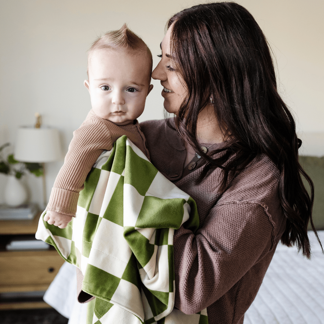 MINKY STRETCH RECEIVING BLANKETS: Farm Animals - Three:Twelve Boutique - Saranoni