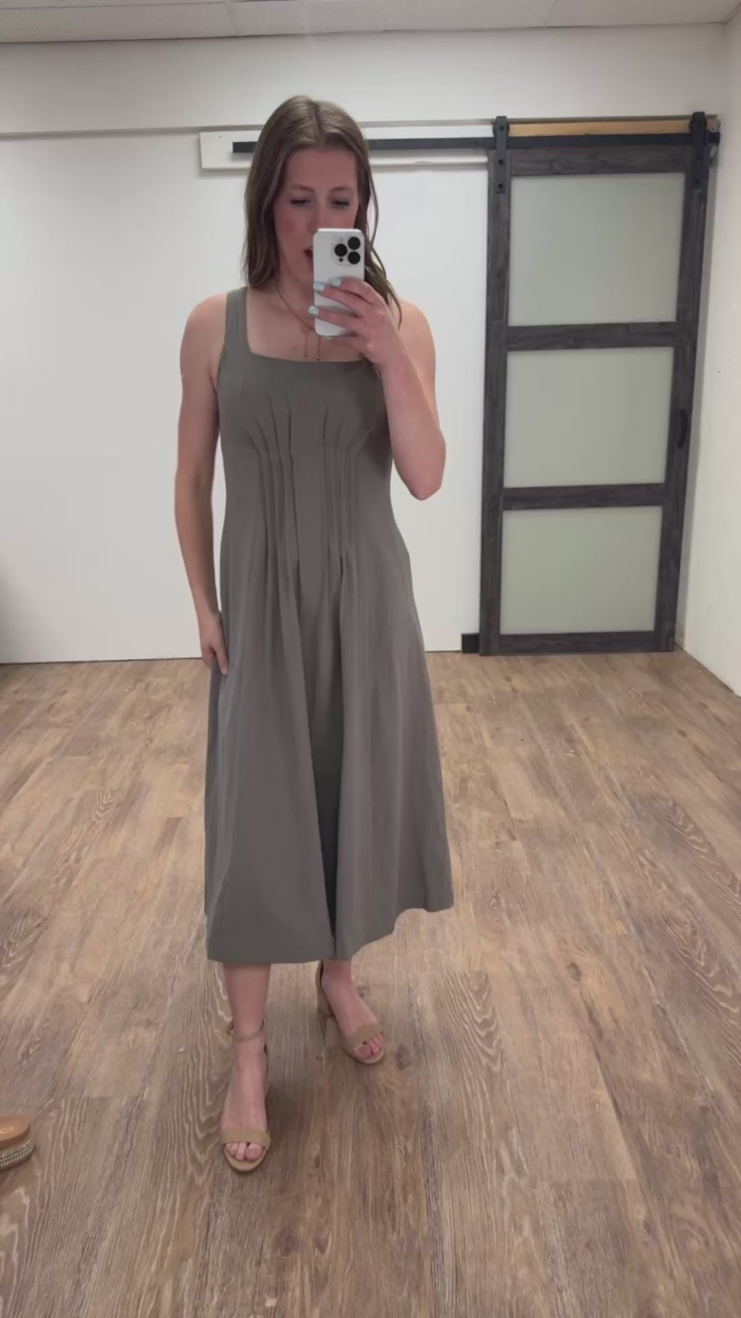 ■The tis■ [SET]SLEEVELESS PINTUCK DRESS+KNIT SHAWL_TT4S609 Pintuck Front Sleeveless Dress