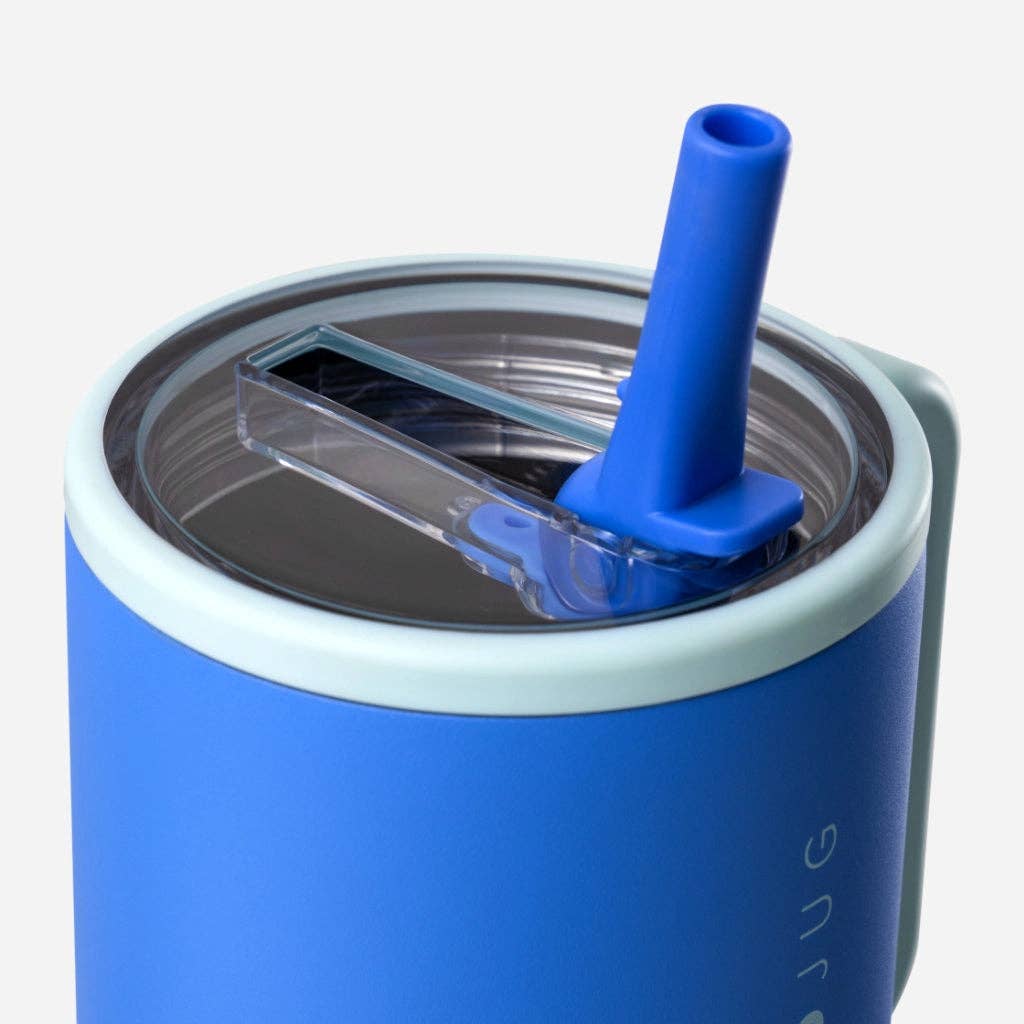 Close-up of leak-proof flip straw lid and spill-resistant design detail