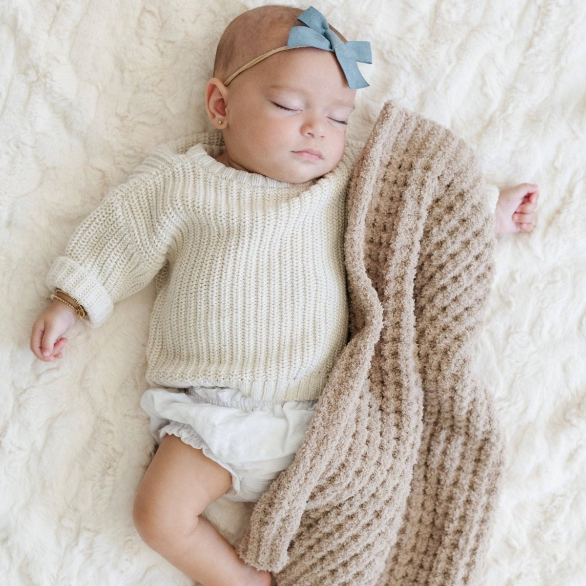 WAFFLE KNIT MINI BLANKETS: Swan - Three:Twelve Boutique - Saranoni